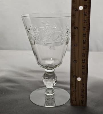 Vintage Crystal Wine Glasses Set of 6 Delicate Etched Leaf & Vine Pattern 5.5" - Thumbnail 4