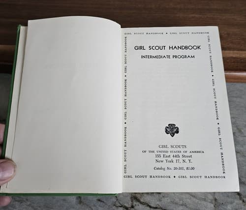 Vintage GIRL SCOUT HANDBOOK Ninth Impression Edition 1947, Hardcover - Thumbnail 2