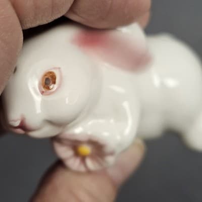 Vtg Avon Bunny Mates Salt And Pepper Shakers 1983 Easter Spring Rabbit Easter - Thumbnail 4