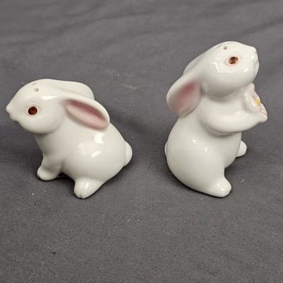 Vtg Avon Bunny Mates Salt And Pepper Shakers 1983 Easter Spring Rabbit Easter - Thumbnail 3