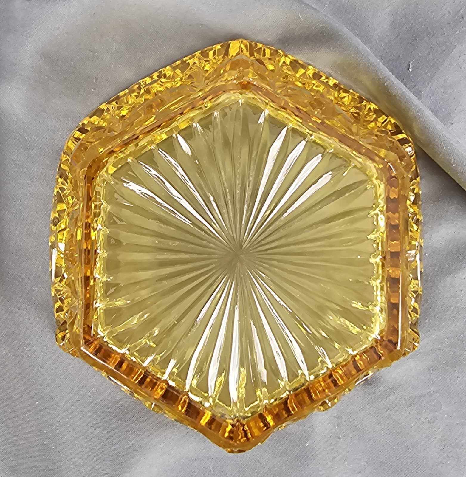 LE Smith Art Glass Daisy Button Amber Hexagon Berry Bowl Vintage Collectible - Thumbnail 8
