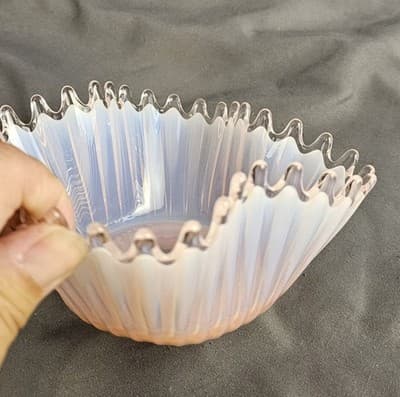 FOSTORIA Pink Heirloom Opalescent Crimped Glass Bowl Vintage (Pinker) MCM - Thumbnail 4