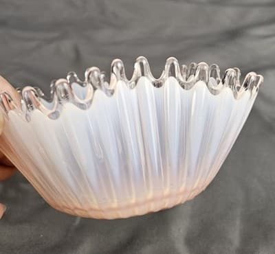FOSTORIA Pink Heirloom Opalescent Crimped Glass Bowl Vintage (Pinker) MCM - Thumbnail 3
