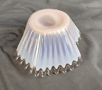 FOSTORIA Pink Heirloom Opalescent Crimped Glass Bowl Vintage (Pinker) MCM - Thumbnail 7