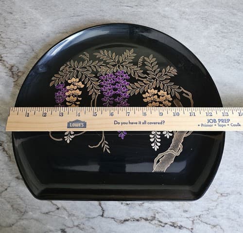VINTAGE MID CENTURY JAPAN BLACK LACQUER LILACS FLORAL ROUND SERVING TRAY - Thumbnail 4