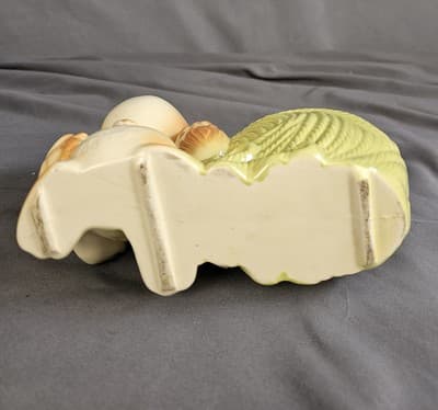 Vintage 1950’s Hull Pottery Dog Puppy With Yarn And Knitting Needles Planter - Thumbnail 5