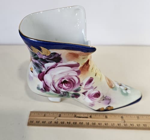 Vintage Hand Painted NIPPON VICTORIAN BOOT Vase ~ CABBAGE ROSES and Gold Trim - Thumbnail 8