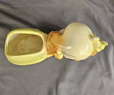 Vintage 1950’s Hull Pottery Dog Puppy With Yarn And Knitting Needles Planter - Thumbnail 2