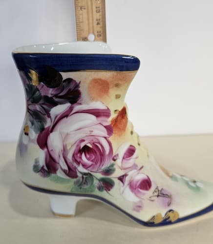 Vintage Hand Painted NIPPON VICTORIAN BOOT Vase ~ CABBAGE ROSES and Gold Trim - Thumbnail 9