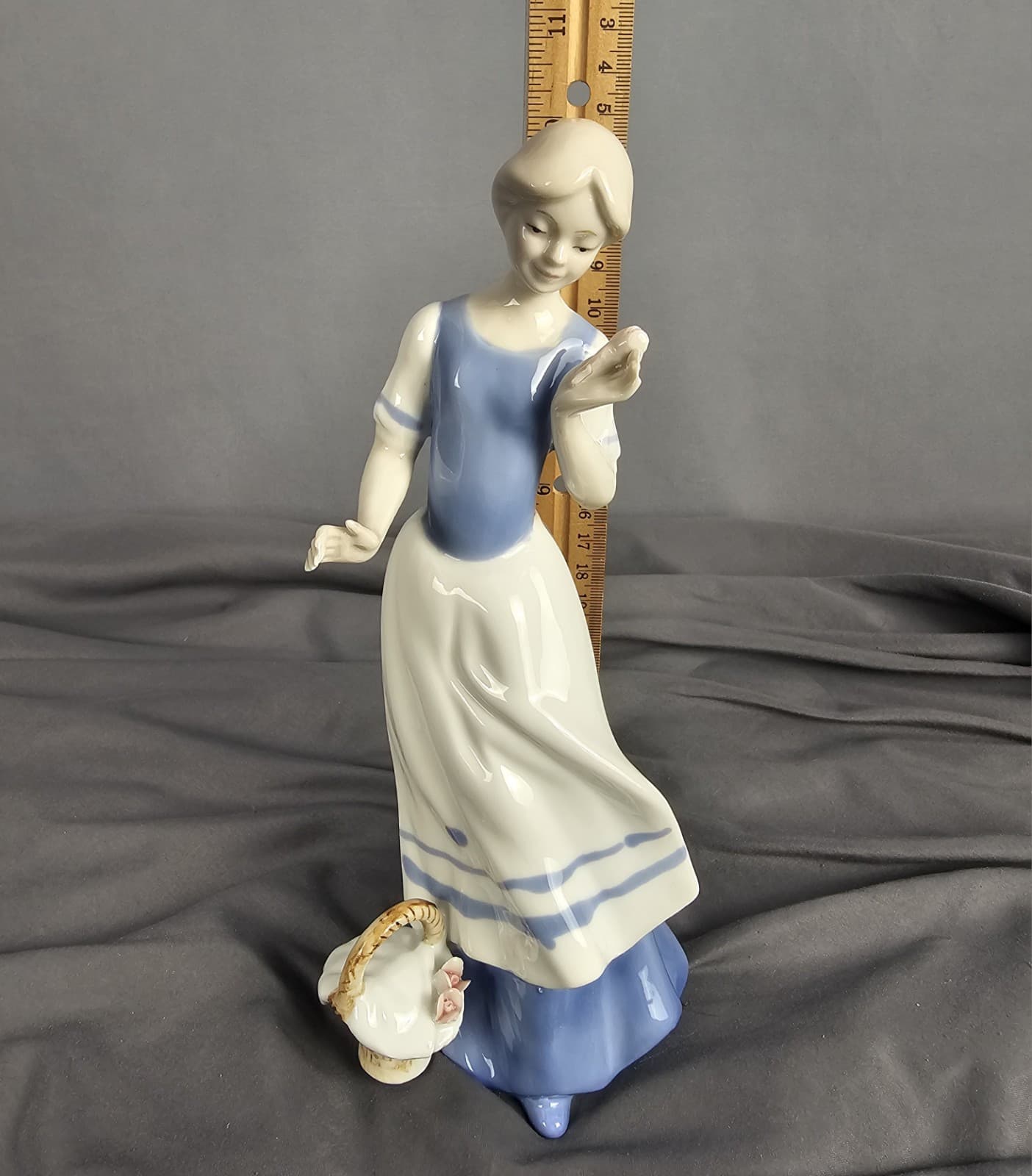 Vintage Blue & White Figurine Girl with Apron & Rose Basket Ceramic Lladro Style - Thumbnail 6