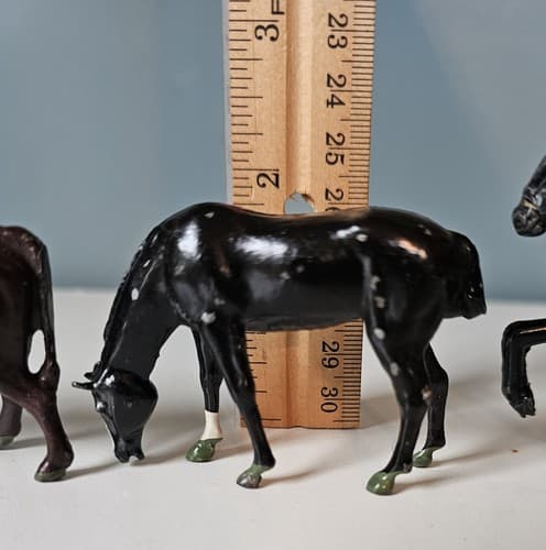 Lot Of 3 Vintage Miniature Metal Horses and Cow Figurines - Thumbnail 11
