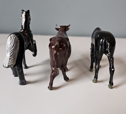 Lot Of 3 Vintage Miniature Metal Horses and Cow Figurines - Thumbnail 8