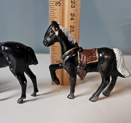 Lot Of 3 Vintage Miniature Metal Horses and Cow Figurines - Thumbnail 10