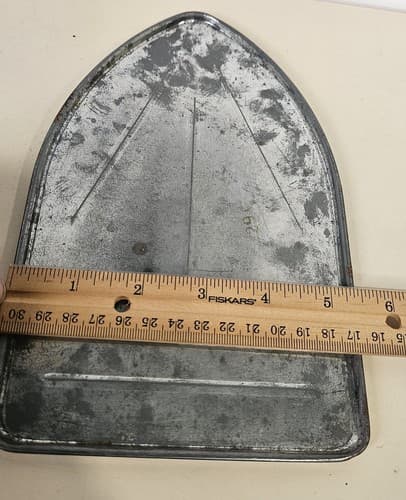 Vintage Iron Holder -Metal Resting Pad - Thumbnail 3