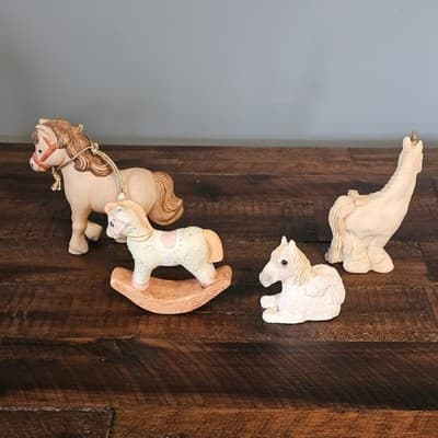 Vintage Cute Small Figurines Horse Pegasus Unicorn Set of 4 - Thumbnail 10