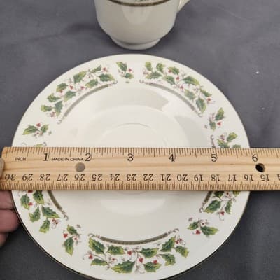 Vintage Home for the Holidays Holly Holiday Tea Cup and Saucer Set - Thumbnail 4
