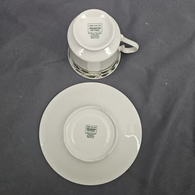 Vintage Home for the Holidays Holly Holiday Tea Cup and Saucer Set - Thumbnail 8