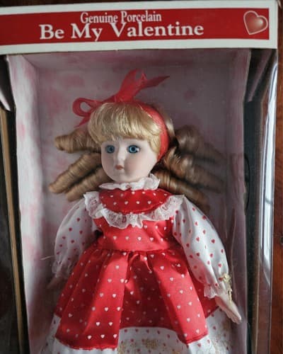 Soft Expressions “Be My Valentine” Special Edition Porcelain Doll Vintage NIB - Thumbnail 2