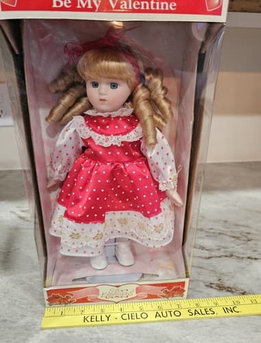 Soft Expressions “Be My Valentine” Special Edition Porcelain Doll Vintage NIB - Thumbnail 8