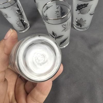Libbey Vintage Silver Leaf Small 4” Juice / Shot Glasses, Set Of 5 - Thumbnail 4