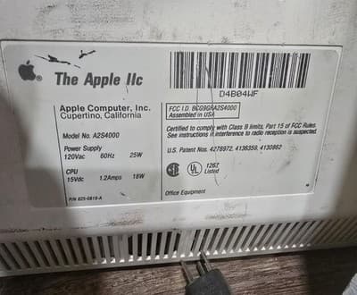 Vintage Apple IIc Computer Untested No Cables And GoldStar Monitor Powers On - Thumbnail 2
