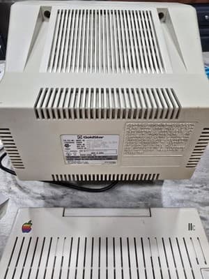 Vintage Apple IIc Computer Untested No Cables And GoldStar Monitor Powers On - Thumbnail 4