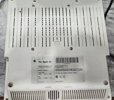 Vintage Apple IIc Computer Untested No Cables And GoldStar Monitor Powers On - Thumbnail 3