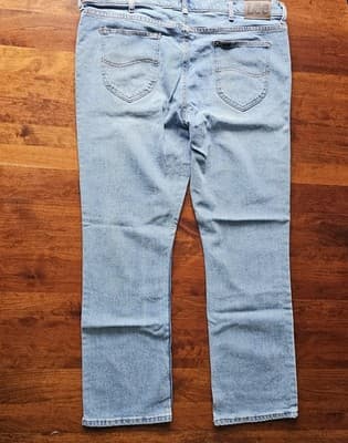 Lee Men's Regular Fit Bootcut Jeans - NEW 42 x 32 Zip/Button Closure 5-Pocket - Thumbnail 2