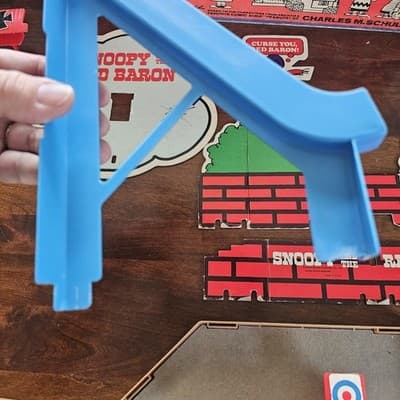 1970 Milton Bradley Snoopy and the Red Baron Skill and Action Game - Thumbnail 10
