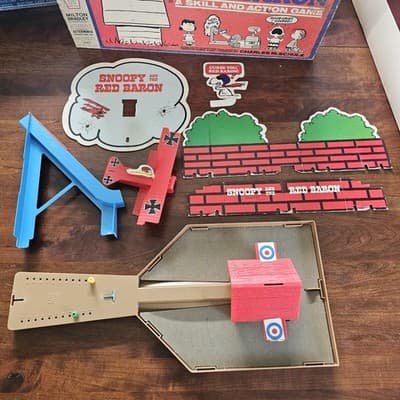 1970 Milton Bradley Snoopy and the Red Baron Skill and Action Game - Thumbnail 6