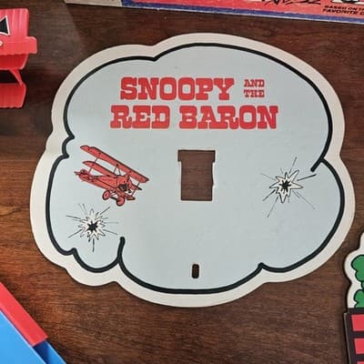 1970 Milton Bradley Snoopy and the Red Baron Skill and Action Game - Thumbnail 13
