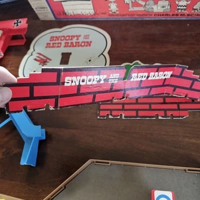 1970 Milton Bradley Snoopy and the Red Baron Skill and Action Game - Thumbnail 14