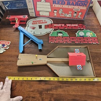 1970 Milton Bradley Snoopy and the Red Baron Skill and Action Game - Thumbnail 19
