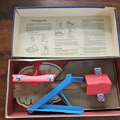 1970 Milton Bradley Snoopy and the Red Baron Skill and Action Game - Thumbnail 4
