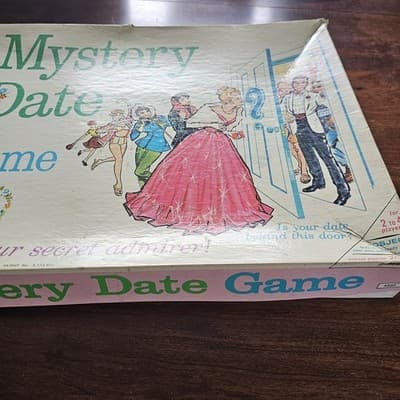 1965 MYSTERY DATE Vintage Original Version Board Game MILTON BRADLEY USA - Thumbnail 2
