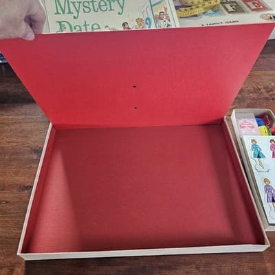 1965 MYSTERY DATE Vintage Original Version Board Game MILTON BRADLEY USA - Thumbnail 7