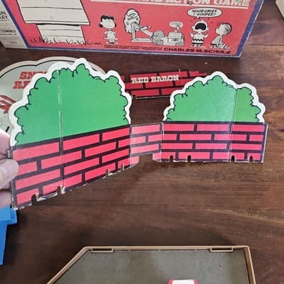 1970 Milton Bradley Snoopy and the Red Baron Skill and Action Game - Thumbnail 23