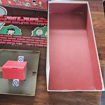 1970 Milton Bradley Snoopy and the Red Baron Skill and Action Game - Thumbnail 22
