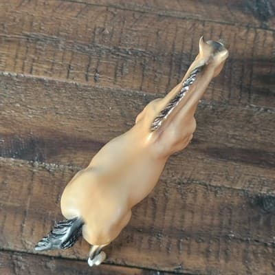 Breyer Reaves Small Horse Figurine Buckskin 3 White Socks 6" x 4" - Thumbnail 5
