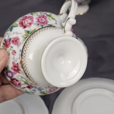 Vintage Tea Party Teacups & Saucers 3 Sets – Floral Iridescent Gold - Thumbnail 8
