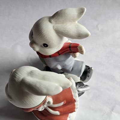 Vtg Home Interiors Homco 2 Bunny Rabbits Ice Skating Boy & Girl 5305 Snow Bunny - Thumbnail 5