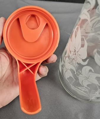 VTG Tang Drink Anchor Hocking Pitcher Clear Glass Etched Lily Orange Lid 1 Qt - Thumbnail 10