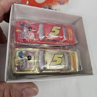 Terry Labonte #5 Kellogg’s Marshmallow Blasted Fruit Loops 1998 1:64 Diecast NIB - Thumbnail 9