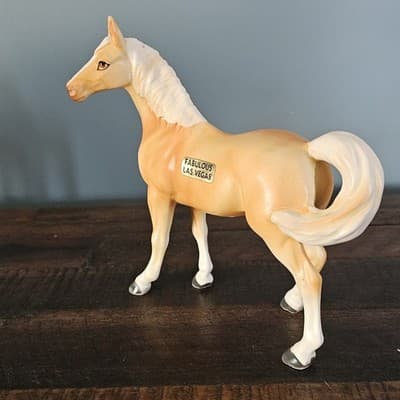 Vintage Palomino Horse Figurine Fabulous Las Vegas #A455 Porcelain Souvenir - Thumbnail 2
