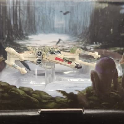 40th The Empire Strikes Back Hot Wheels Luke Yoda Crash Landing Ship Lifts Turns - Thumbnail 8