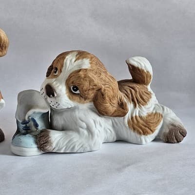 Vintage Homco Set Of 2 Puppy Dog Figurines Chewing On Sneakers #1405 White Brown - Thumbnail 3