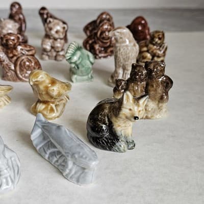 34 Wade Whimsies England Figurines Animals Fox Shepherd 3 little bears ect - Thumbnail 3