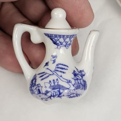 Vintage Miniature Blue Willow Blue White Ceramic Tea Set Taiwan Vtg Tiny Small - Thumbnail 8