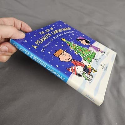 Joy of a Peanuts Christmas Hardcover Book Hallmark Charlie Brown Snoopy VTG 2000 - Thumbnail 2