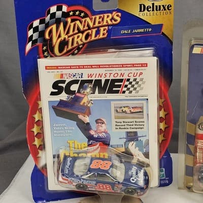 Racing #88 Dale Jarrett Winners Circle Race Day Collectibles Group of 4, Nascar - Thumbnail 7